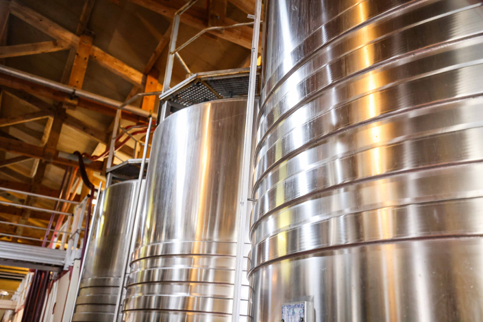 domaine-de-l-amaurigue-making-tanks